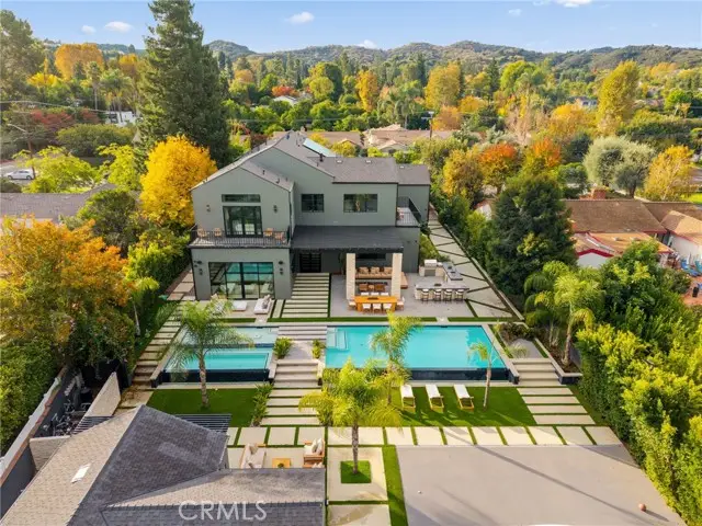 20511 Wells Drive, Woodland Hills, CA 91364 - Image #3