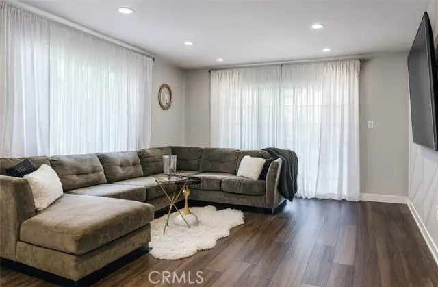 24305 Wabuska, Santa Clarita, CA 91321 - Image #2