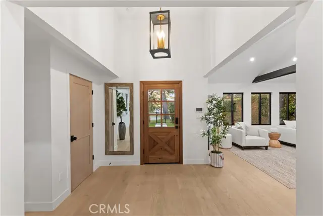 13541 Chandler Boulevard, Sherman Oaks, CA 91401 - #2