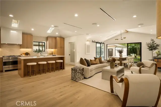 5444 Morella Ave, Valley Village, CA 91607 - Image #3