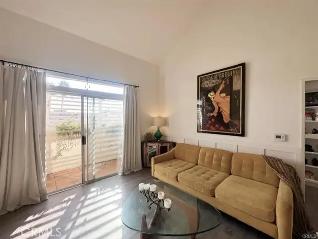 13801 Oxnard Street #206, Van Nuys, CA 91401 - Image #2