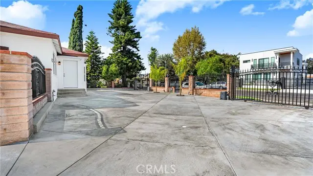15210 Cohasset Street, Van Nuys, CA 91405 - Image #3