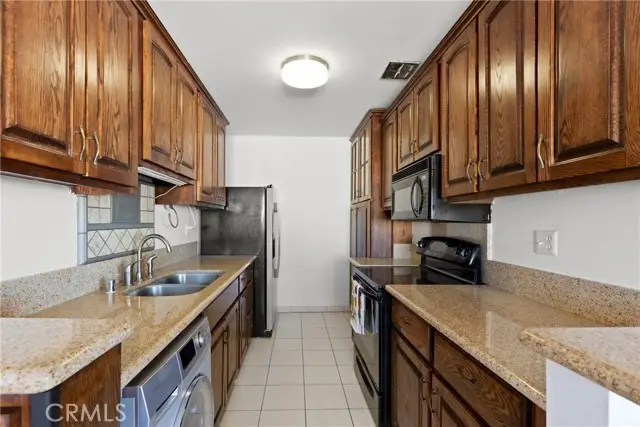 5400 Newcastle Avenue #56, Encino, CA 91316 - Image #3