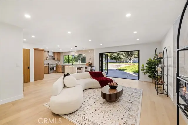 5340 Edgeware Drive, Calabasas, CA 91301 - Image #2