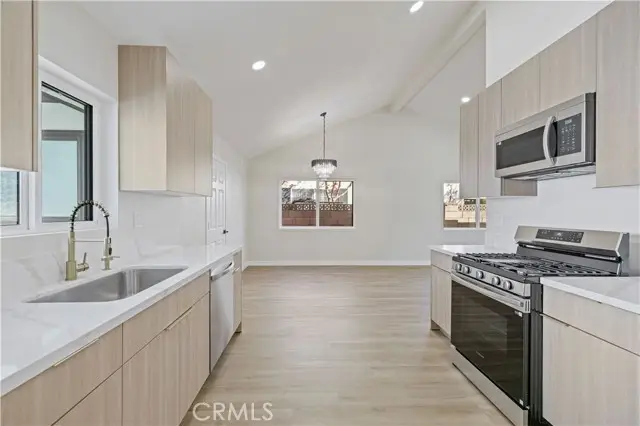 22038 Alamogordo Road, Santa Clarita, CA 91350 - Image #2