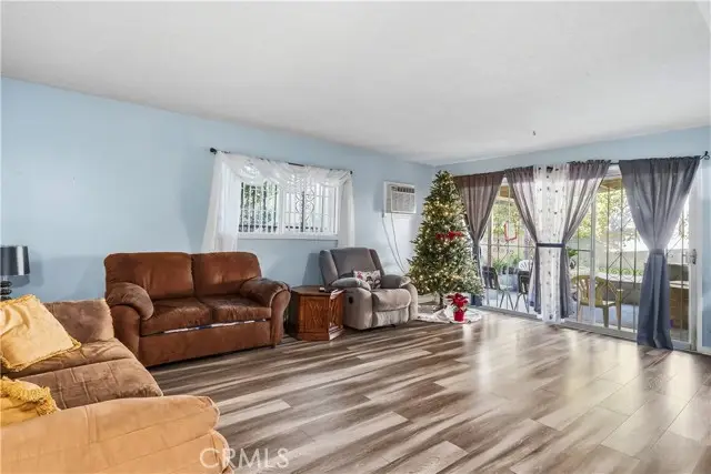 11474 Gladstone, Sylmar, CA 91342 - Image #2