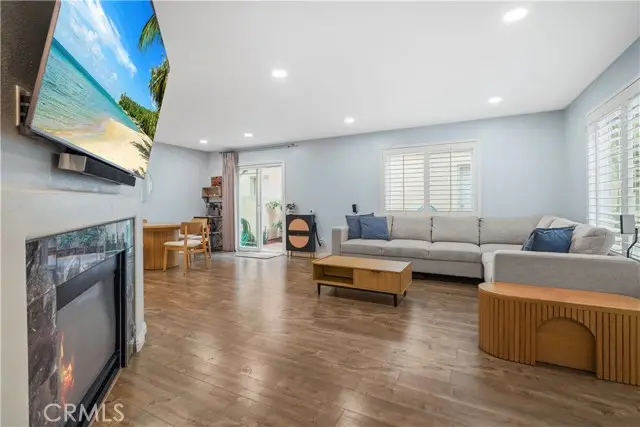 18716 Vista Del Canon #C, Santa Clarita, CA 91321 - Image #3