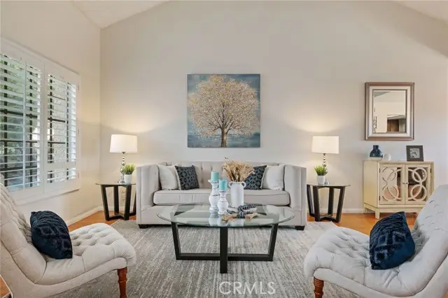 6698 Summerhill Court, Oak Park, CA 91377 - Image #3