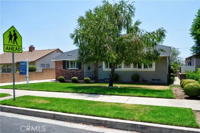 2031 Jolley Drive, Burbank, CA 91504 - Image #2