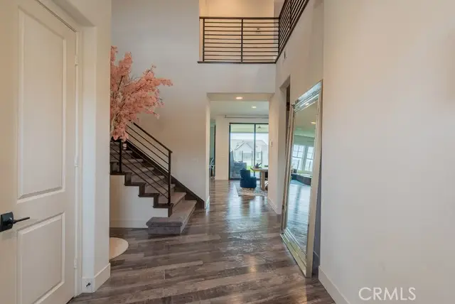 21132 W Citylights Drive, Chatsworth, CA 91311 - Image #2