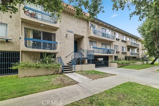 14560 Clark Street #215, Sherman Oaks, CA 91411 - Image #2
