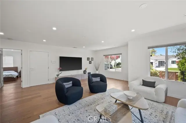 17642 Calvert Street, Encino, CA 91316 - #2