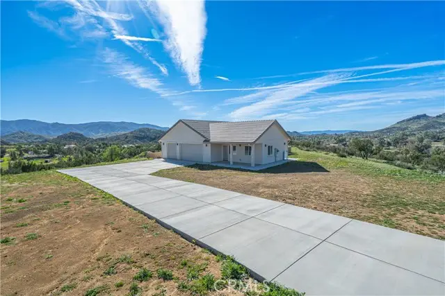 10540 Darling Road, Agua Dulce, CA 91390 - Image #2