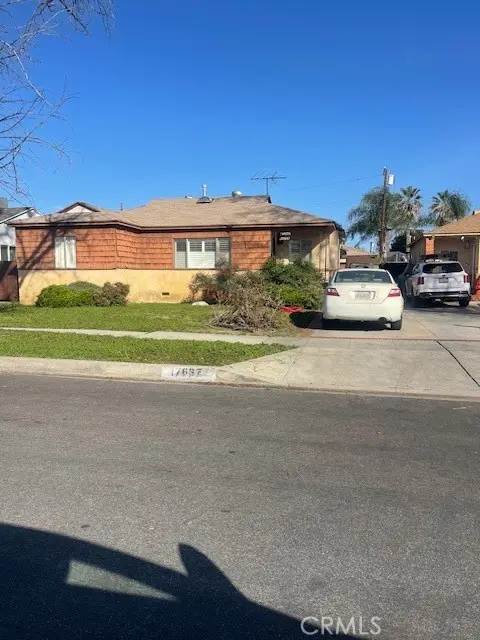 17637 Kittridge, Los Angeles, CA 91406