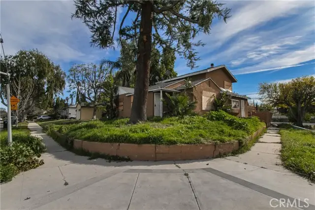 19448 Kittridge, Reseda, CA 91335 - Image #2