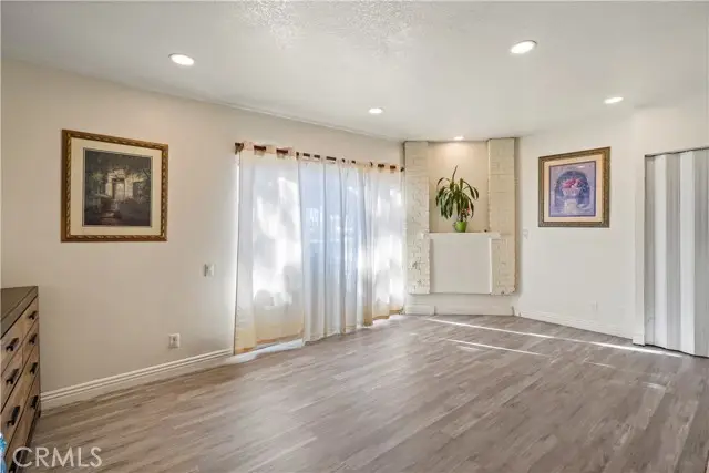 21219 Roscoe, Canoga Park, CA 91304 - #2