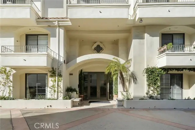 453 S Barrington, Los Angeles, CA 90049 - Image #3