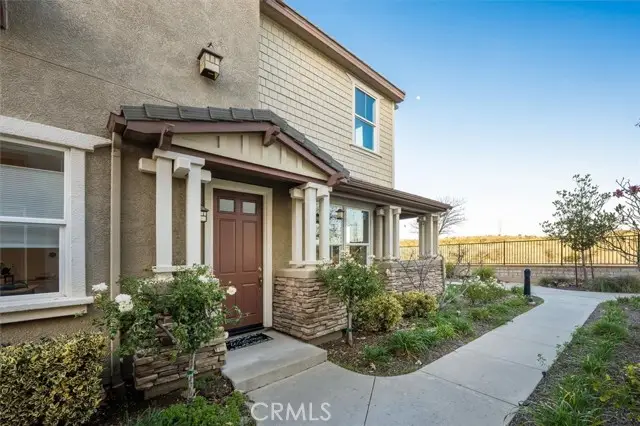 28540 Pietro Drive, Valencia, CA 91354 - Image #3