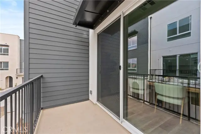 9429 N Sepulveda Blvd. #3, San Fernando Valley, CA 91343 - Image #2