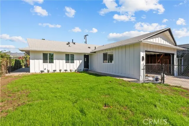 11010 Borden, Pacoima, CA 91331 - #2