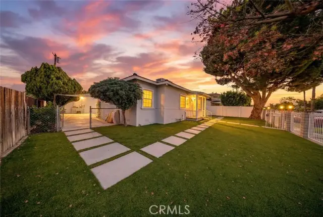 8100 Bellaire Avenue, San Fernando Valley, CA 91605 - #2