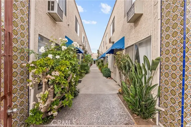 11025 Kittridge #134, North Hollywood, CA 91606 - #2