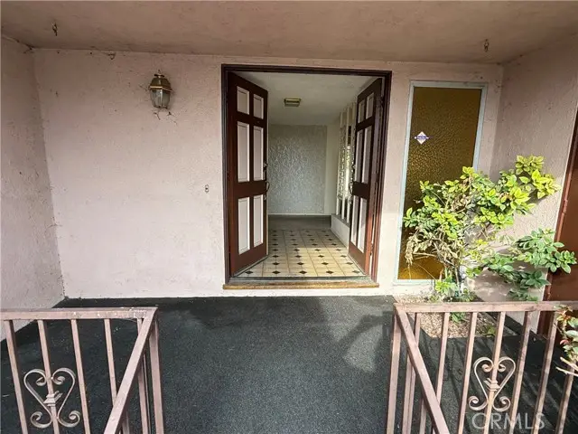 7633 Ampere, San Fernando Valley, CA 91605 - #2