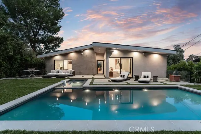 22268 Avenue San Luis, Woodland Hills, CA 91364 - #1