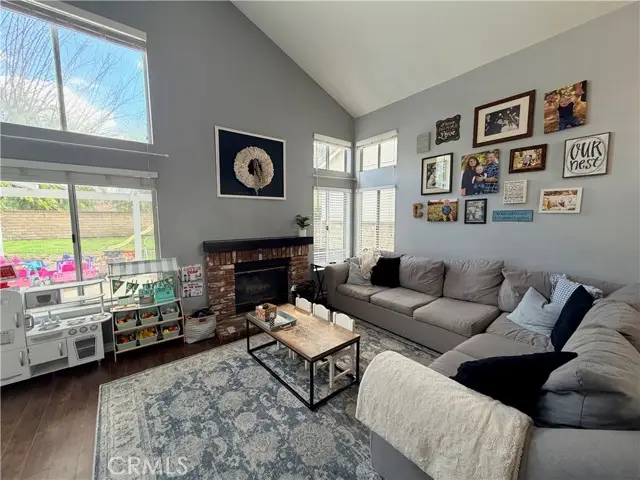 28114 Guilford, Santa Clarita, CA 91350 - #3