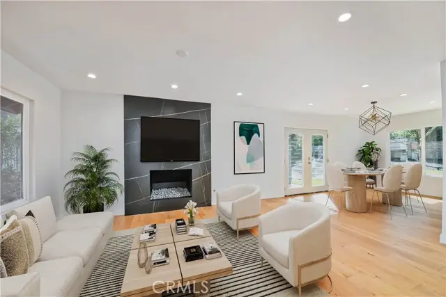 22357 Welby Way, Woodland Hills, CA 91303 - #2