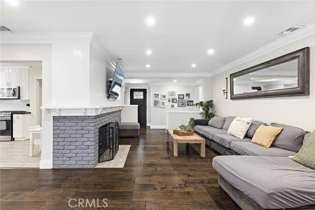 19438 Calvert Street, Reseda, CA 91335 - #3