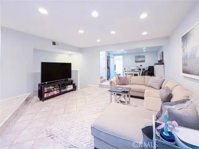 7904 Topanga Canyon Blvd #3, Canoga Park, CA 91304 - #3