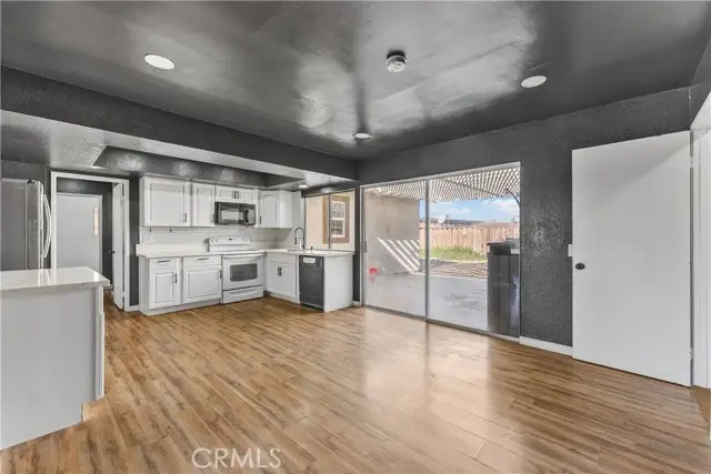 21449 Applewood, California City, CA 93505 - #3