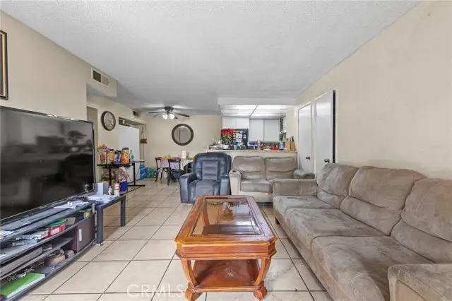 25007 Peachland Avenue #120, Santa Clarita, CA 91321 - #3