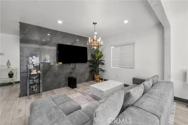 9427 Lemona Avenue #15, North Hills (los Angeles), CA 91343