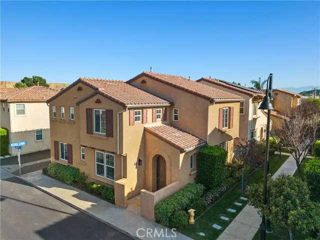 31769 Avenida Sonrisa, Castaic, CA 91384 - #1