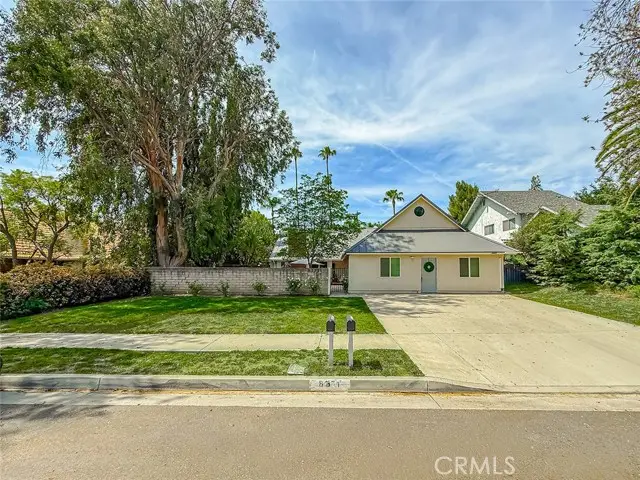 8371 Capistrano Avenue, Canoga Park, CA 91304 - #2