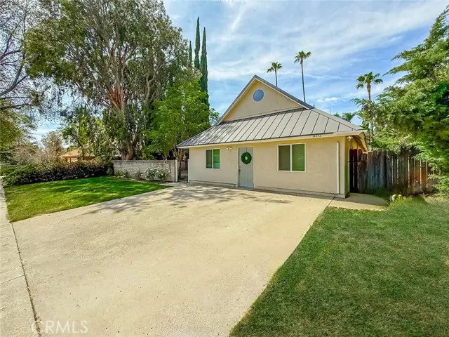 8371 Capistrano Avenue, Canoga Park, CA 91304 - #3