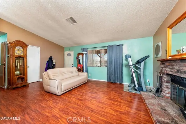 10731 E Avenue R2, Sun Village, CA 93543 - #3