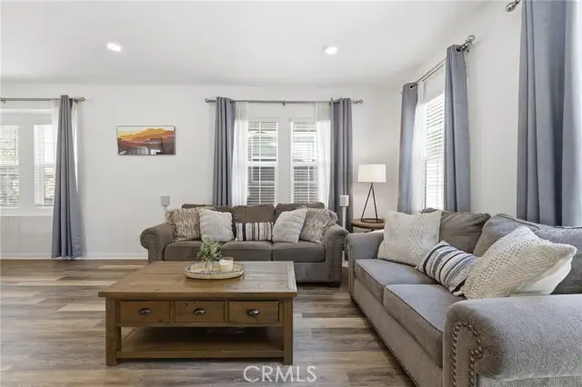 27471 Poppy Court, Santa Clarita, CA 91350 - #3