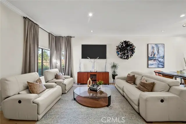 23684 Strathern, Canoga Park, CA 91304 - #3