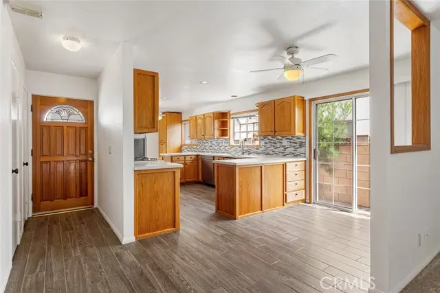 27431 Arriola Avenue, Santa Clarita, CA 91350 - #3