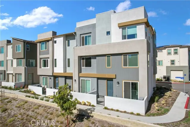 27582 Manzanita, Santa Clarita, CA 91381 - #2