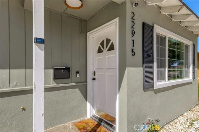 22915 Saticoy Avenue, Canoga Park, CA 91304 - #2