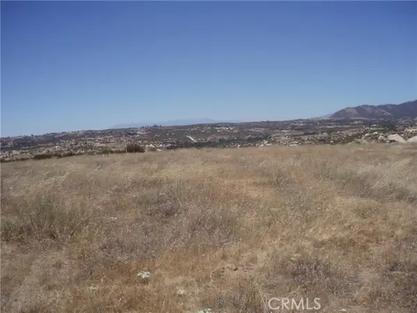 6 Avenida Sierra Rojo, Hemet, CA 92544