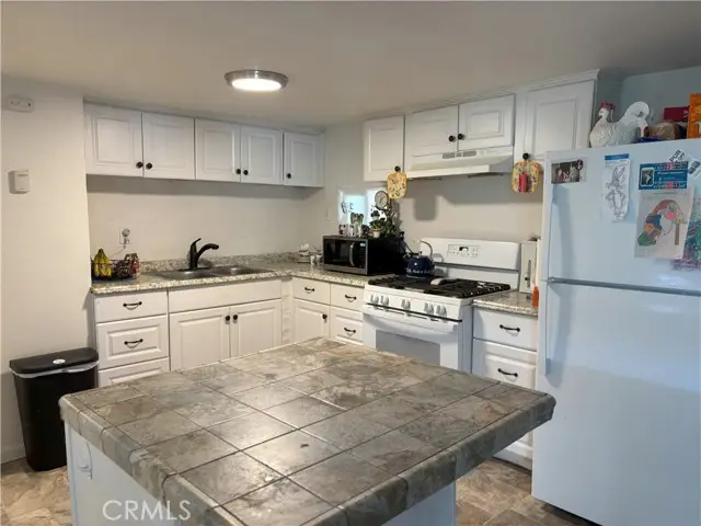 260 N Lyon #95, Hemet, CA 92543 - Image #2