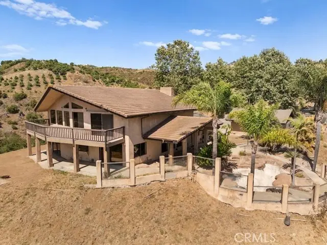 879 Stewart Canyon Road, Fallbrook, CA 92028 - Image #1