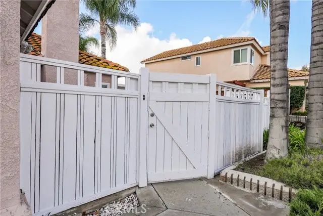 24385 Via Las Junitas, Murrieta, CA 92562 - Image #2