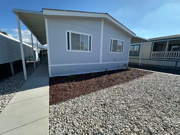 880 N. Lake Street #82, Hemet, CA 92544