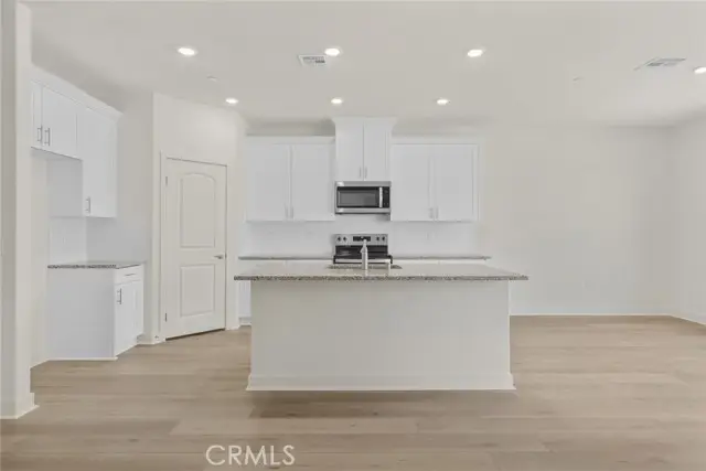 14857 Desert Lily Court, Apple Valley, CA 92307 - Image #2